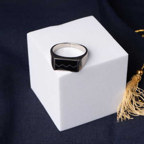Titan Line Ring